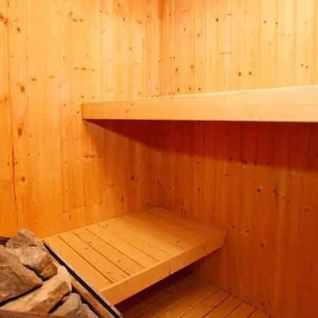 Sleeps 8 Pool Wifi 度假居 *