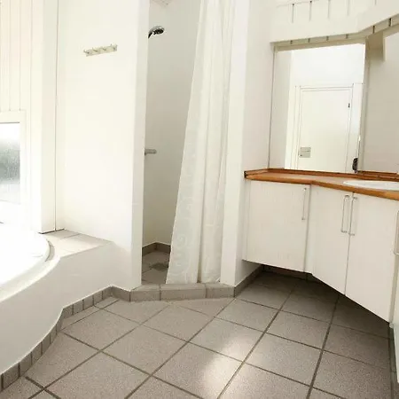 Sleeps 8 Pool Wifi * Renden