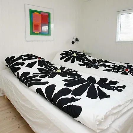 Sleeps 8 Pool Wifi 度假居